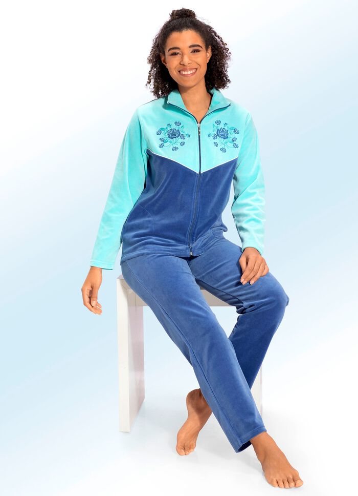 Fritidsdr&auml;kt med broderi och strassdekor 