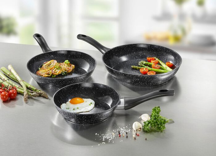 Stekpannset med h&ouml;gkvalitativ non-stick keramisk bel&auml;ggning 