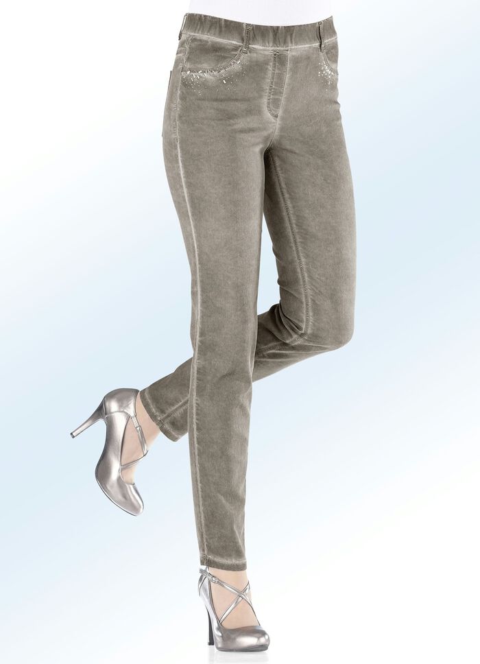 Jagging jeans i 8 f&auml;rger 