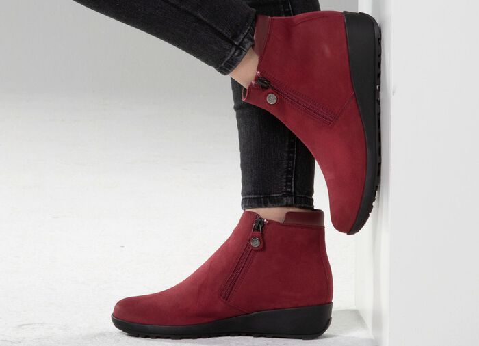 ELENA EDEN st&ouml;vlar med nappal&auml;derkant 