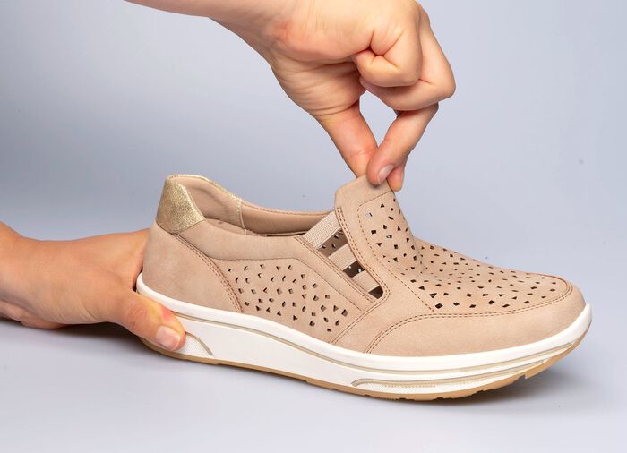 Bekv&auml;m l&aring;g sko med mjuk sula 