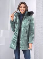 Jacka med avtagbar fuskp&auml;lskant 