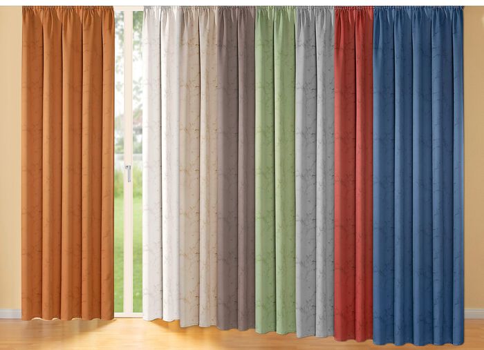 Ogenomskinlig m&ouml;rkl&auml;ggningssjal med volangband 