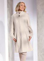 Kort kappa med avtagbar halsduk GR&Auml;DDE