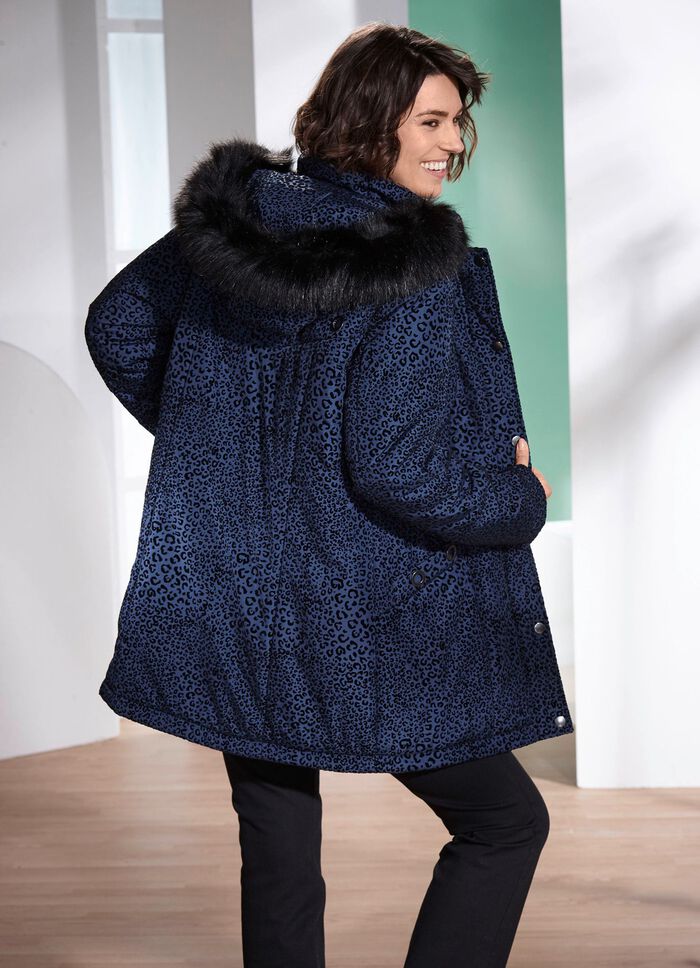 L&aring;ng jacka med rovdjursp&auml;lsdesign 