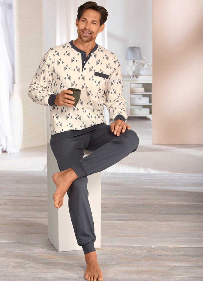 Tv&aring; paket pyjamas med knappsl&aring; och muddar 