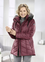 Jacka med avtagbar fuskp?lskant p? luvan 