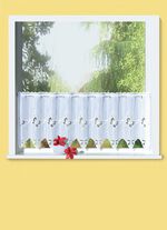 H&ouml;gkvalitativ caf&eacute;gardin med Plauener-broderi 