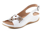 Sandal gjord av nappaläder med justerbar hälrem, 