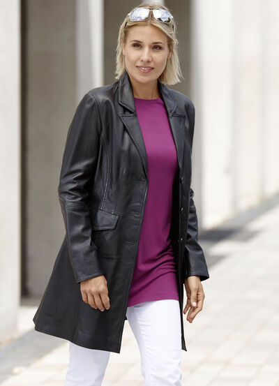 Kort skinnkappa med lapelkrage 