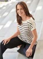 Tr&ouml;ja med blommigt paljettmotiv 