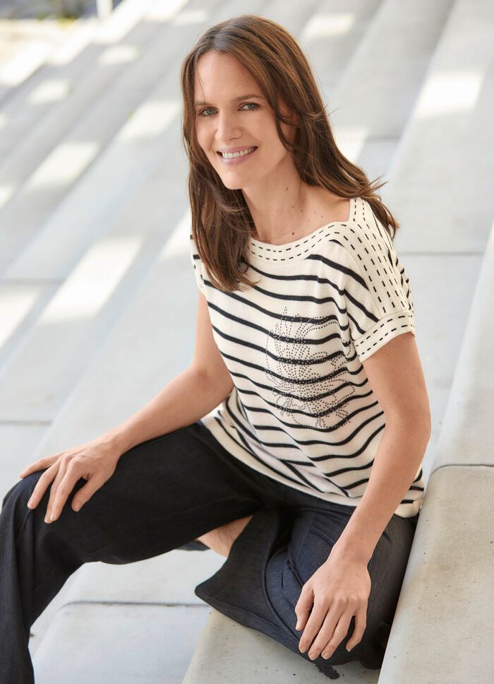 Tr&ouml;ja med blommigt paljettmotiv 