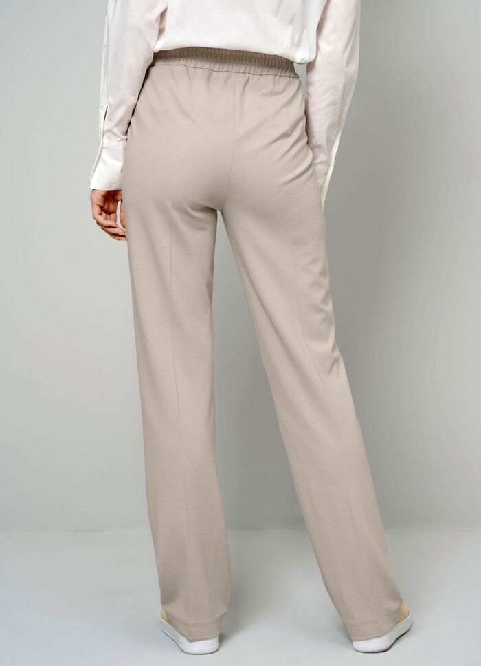 Byxor med pressade veck 