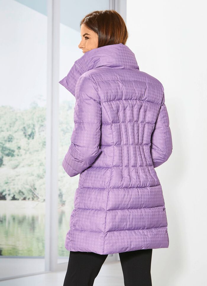 L&aring;ng jacka med en subtilt gl&auml;nsande houndstooth-design 