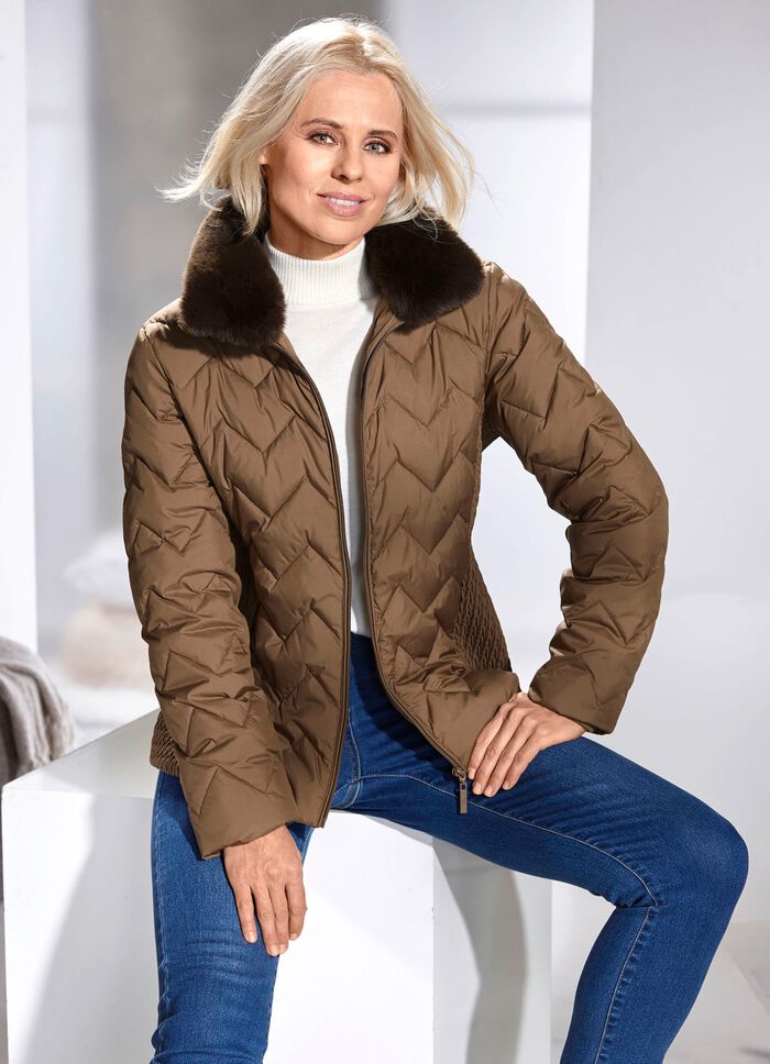 Jacka med fantastisk sicksackquiltning 