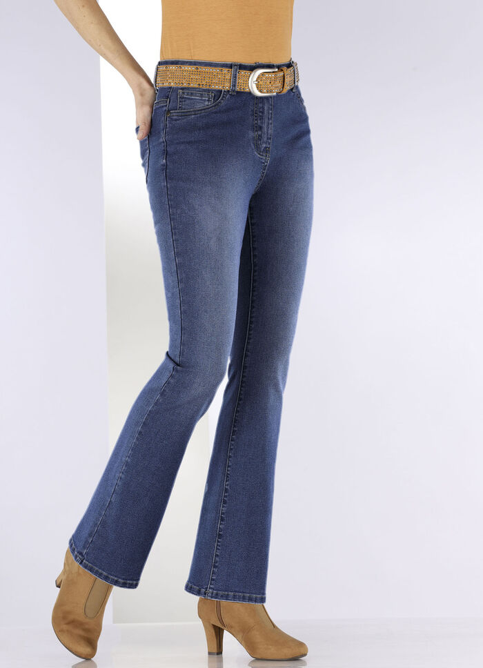 Jeans med lätt utsvängda ben BÄR