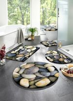 L&auml;ttsk&ouml;tt badrumsset med kiselstenmotiv 