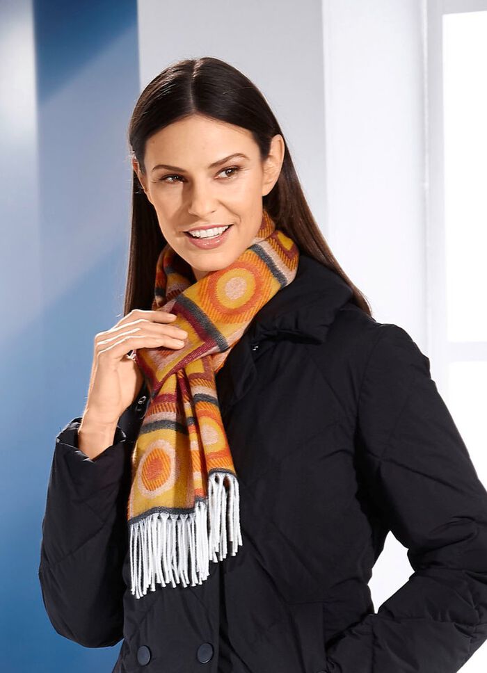 Halsduk med geometriska former 