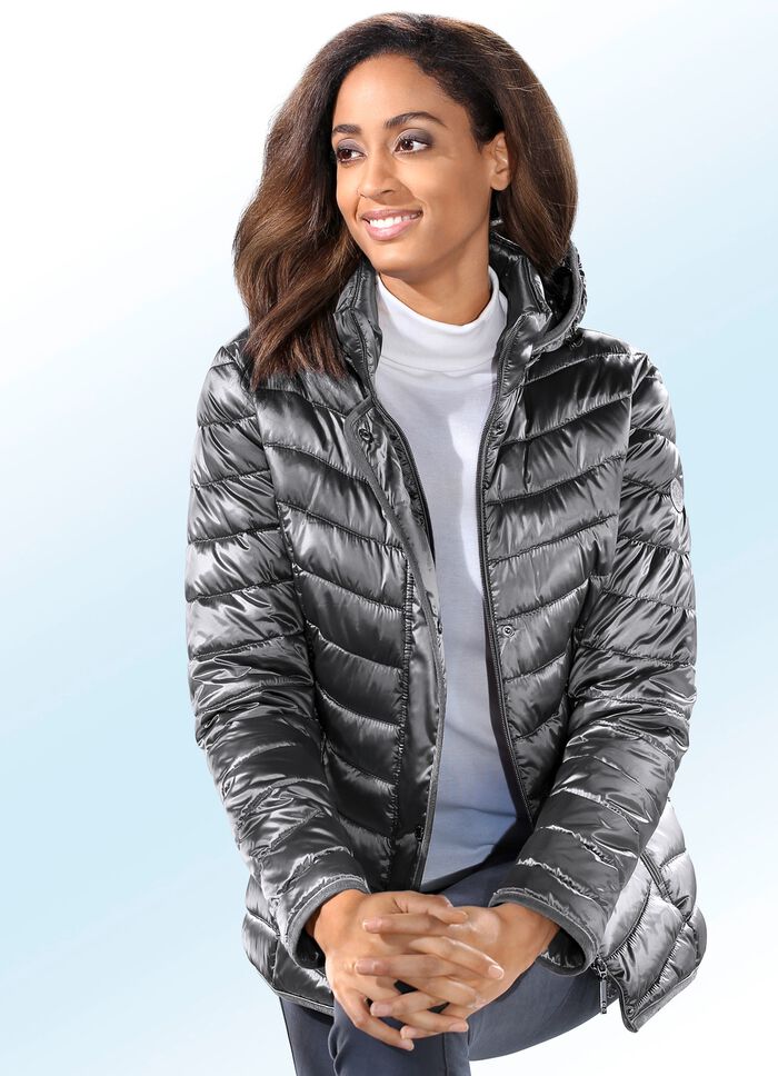 Funktionell jacka med avtagbar huva TITANIUM