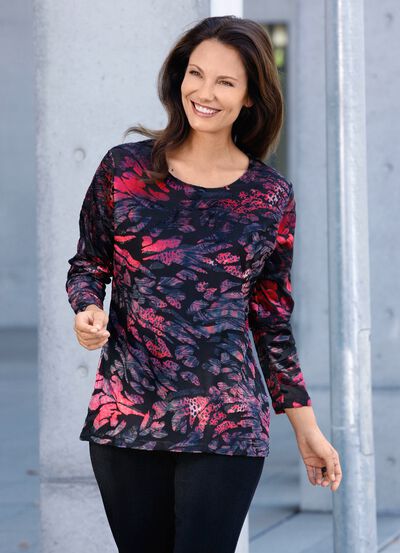 Skjorta med underliggande svart kant 