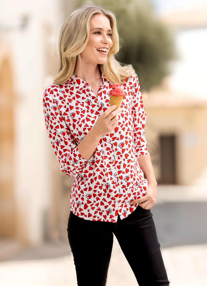 Blus med hj&auml;rtan 