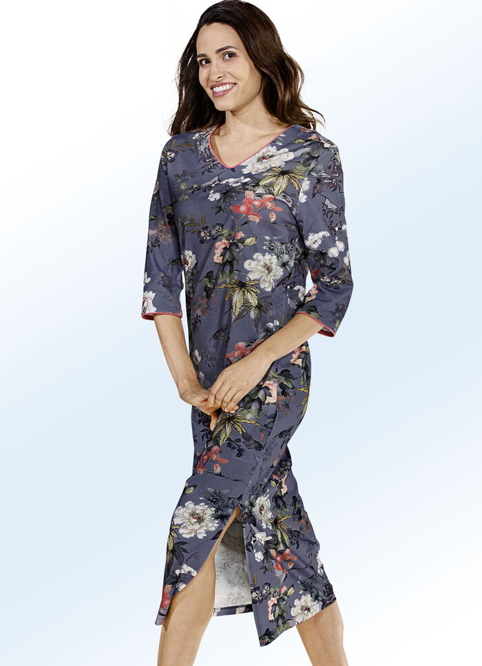 Vadl&aring;ngt nattlinne med 3/4-l&aring;nga &auml;rmar MARIN F&Auml;RGERIGT