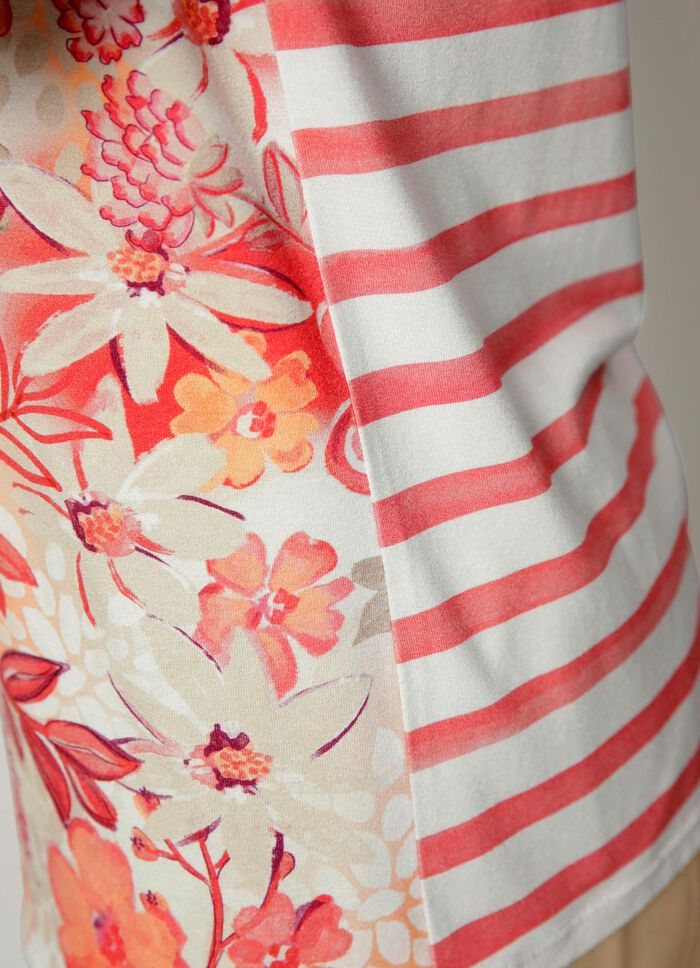 Skjorta med en f&auml;rgglad blandning av m&ouml;nster 