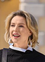 Eleganta i&ouml;gonfallande &ouml;rh&auml;ngen med modern design 