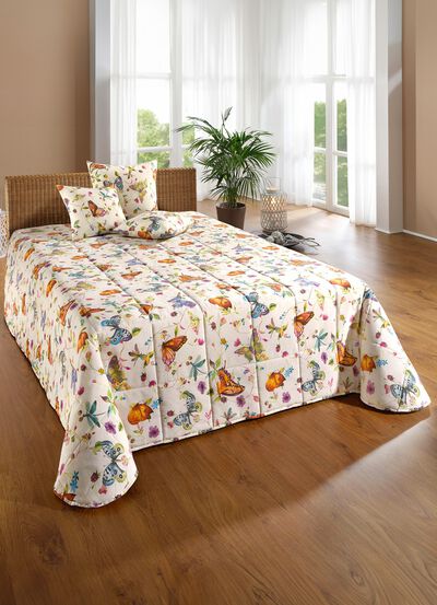 &Ouml;verkast och &ouml;rngott med fj&auml;rilsmotiv 