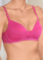 Nina by C. BH med f&ouml;rformade kupor 