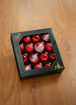 16-delade julgranskulor i glas 