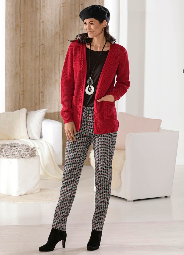 Byxor i aktuell joggingbyxstil 