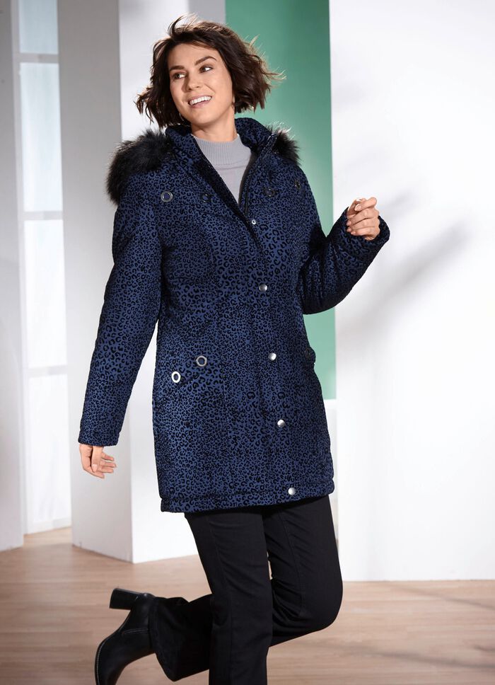 L&aring;ng jacka med rovdjursp&auml;lsdesign 