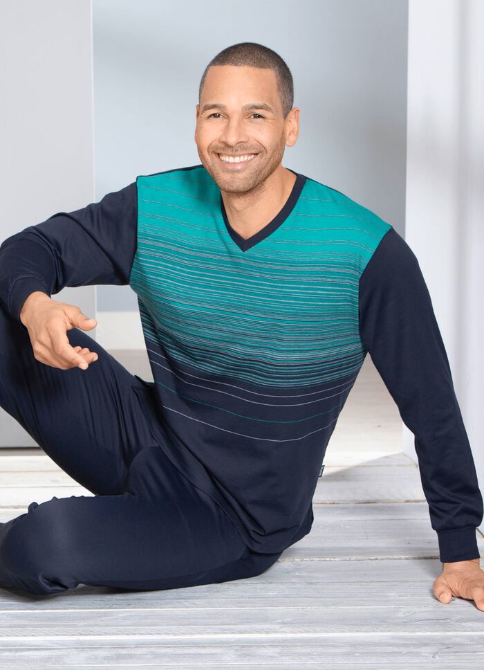 Temperaturreglerande komfortpyjamas med V-ringning fr&aring;n Hajo med garnf&auml;rgat randm&ouml;nster 