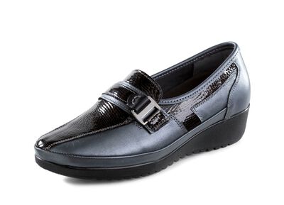 ELENA EDEN tofflor av nappal&auml;der och pr&auml;glat lack 