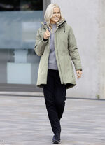 Kort kappa med fast huva