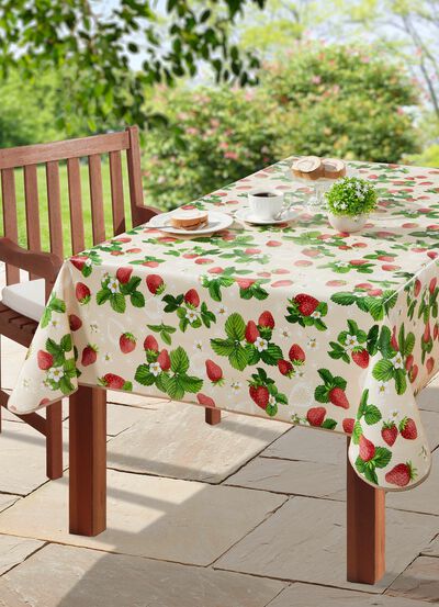 Vaxduk med motiv av f&auml;rska jordgubbar 