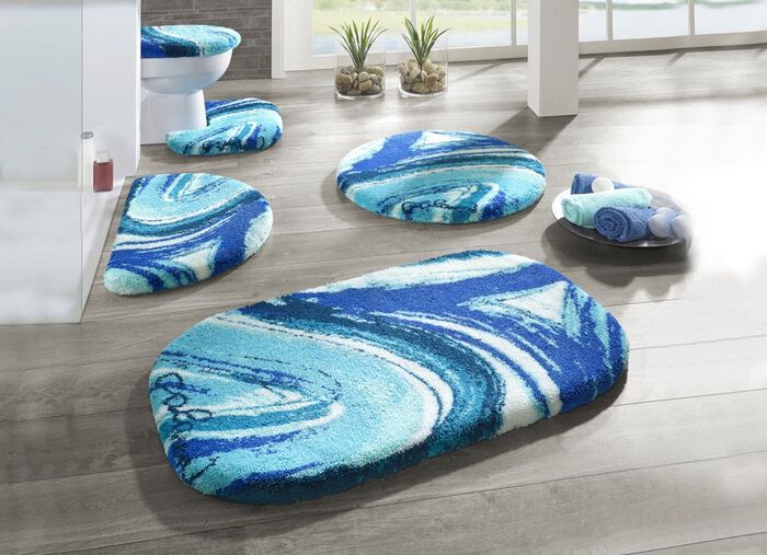 Designat badrumsset av konstn&auml;ren Prof. Luigi Colani BL&Aring;