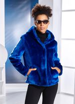 Jacka tillverkad av mysig fuskp&auml;ls 