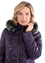 Kort rock med sidos&ouml;mmar 