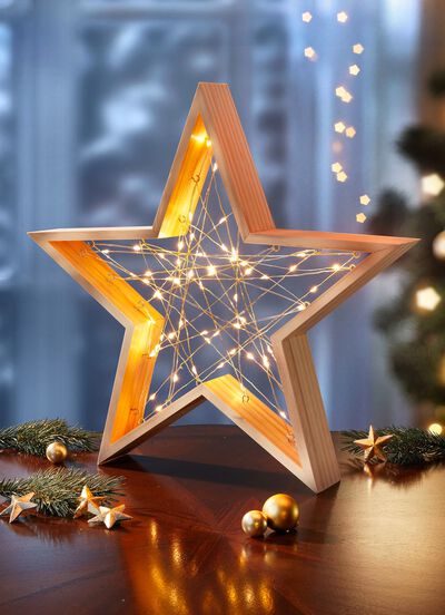 Upplyst tr&auml;stj&auml;rna 