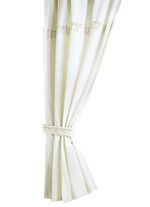 &Ouml;vergardin med f&auml;st virkad b&aring;rd 