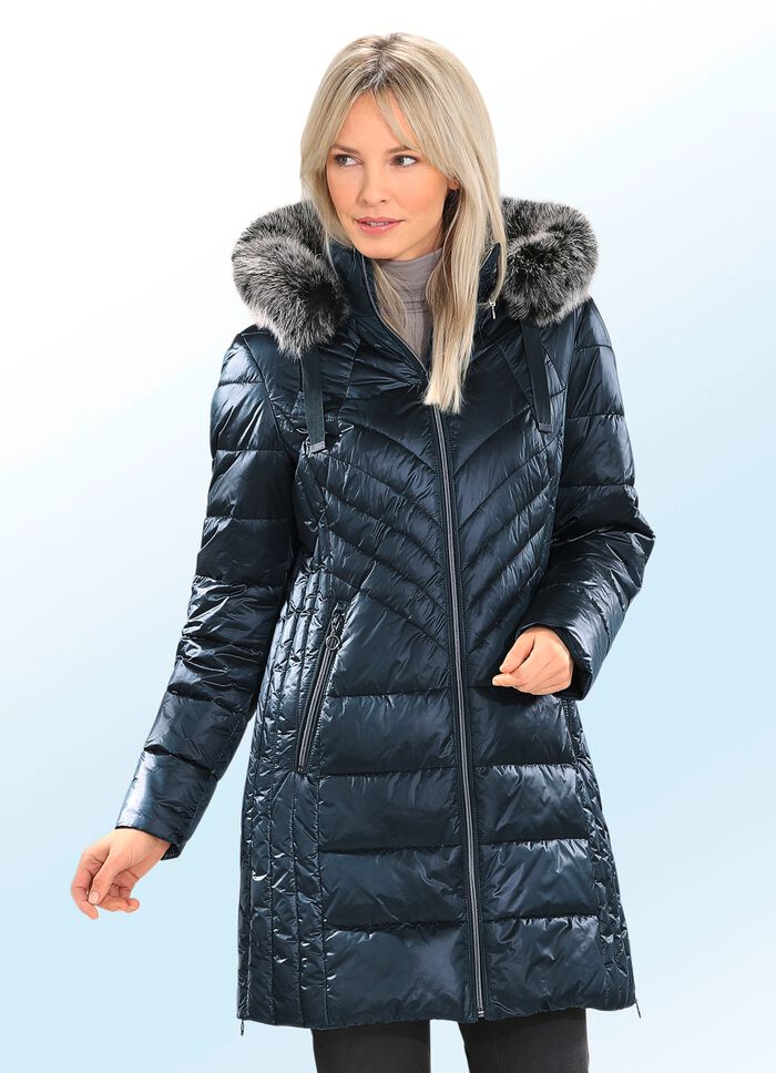 Kort kappa med vertikal quiltning 