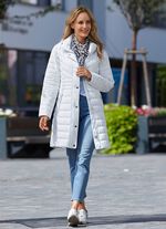 Funktionell kort kappa med avtagbar huva 