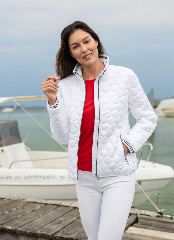 Jacka med l&ouml;kquiltning 