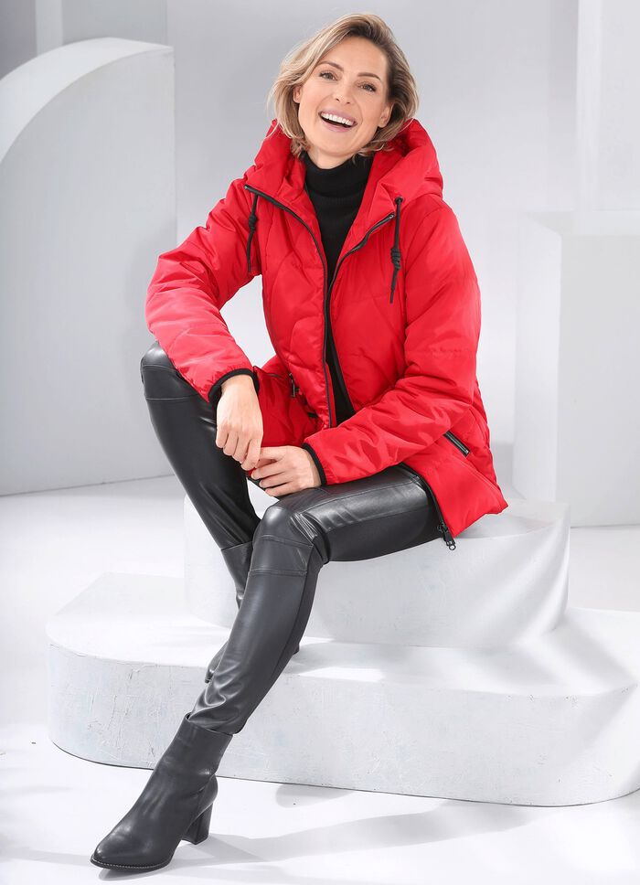 Jacka med f&ouml;rl&auml;ngd rygg ELDR&Ouml;TT