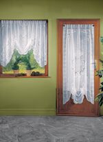 F&ouml;nsterdekoration med stavg&aring;ng 