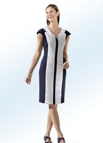 Festkl&auml;nning med smyckesbrosch 