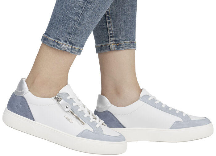Remonte sneakers gjorda av nappa och mocka med metallic kant, 