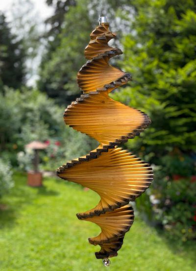 V&auml;derbest&auml;ndigt vindspel i tr&auml; 